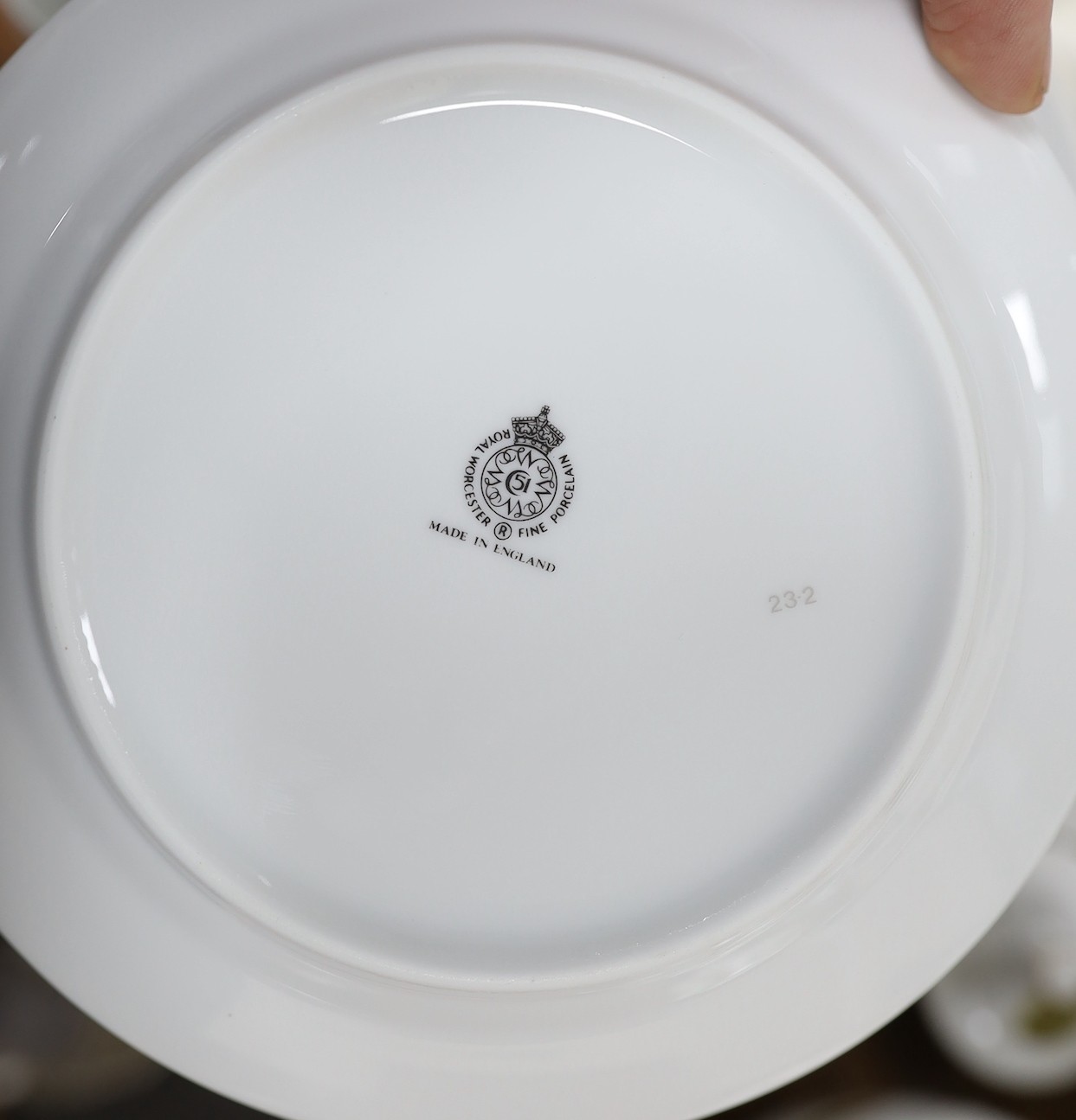 A quantity of Worcester Evesham tableware